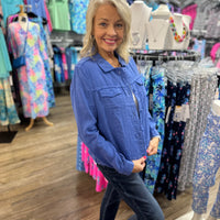 Lulu-B Linen Travel Jacket – lightweight, washable linen with chest pockets & a flattering fit. Perfect for layering. 
