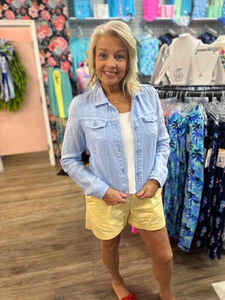 Lulu-B Linen Travel Jacket – lightweight, washable linen with chest pockets & a flattering fit. Perfect for layering. 