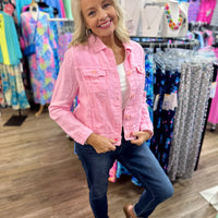 Lulu-B Linen Travel Jacket – lightweight, washable linen with chest pockets & a flattering fit. Perfect for layering. 