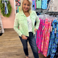 Lulu-B Linen Travel Jacket – lightweight, washable linen with chest pockets & a flattering fit. Perfect for layering. 