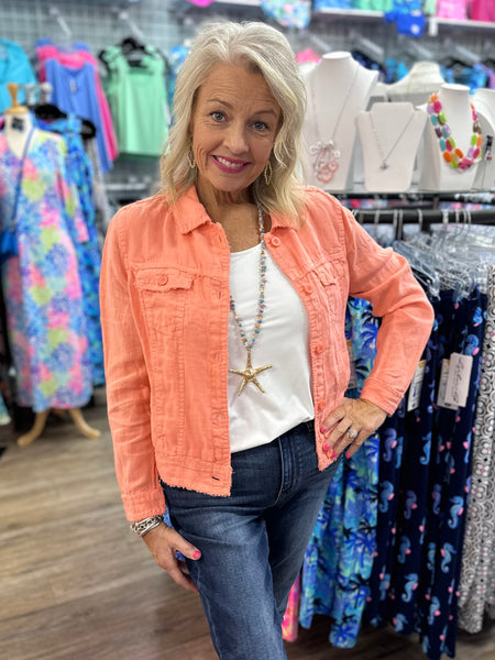 Lulu-B Linen Travel Jacket – lightweight, washable linen with chest pockets & a flattering fit. Perfect for layering. 