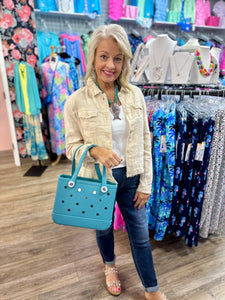 Lulu-B Linen Travel Jacket – lightweight, washable linen with chest pockets & a flattering fit. Perfect for layering. 