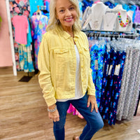 Lulu-B Linen Travel Jacket – lightweight, washable linen with chest pockets & a flattering fit. Perfect for layering. 