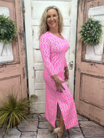 maxi dress features flattering elbow-length sleeves, a straight hemline, and UPF50+ sun protection
Pink/Green/White Geometric Pattern Maxi Dress 
