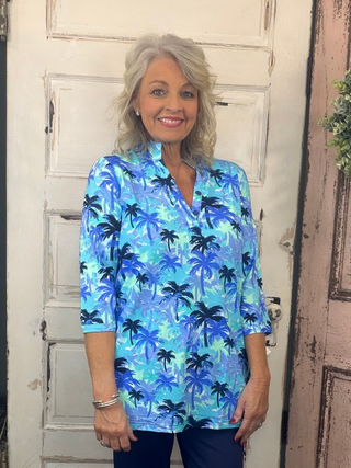 Fabric: 92% Nylon/ 8% Spandex
UPF 50+ Sun Protection
V-neckline with button details
3/4-length sleeves&nbsp;
Straight hemline with side slits
Button placket
