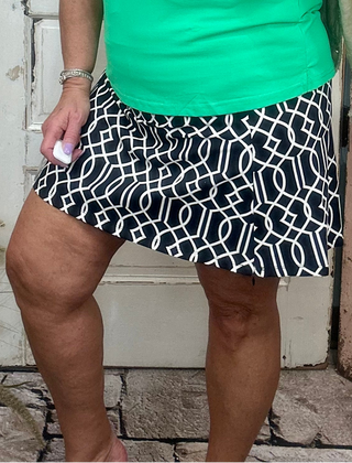 &nbsp;Zip Skort, delivering a lightweight fit with superior UPF50+ sun protection. The pull-on skort features an optional zip side-slip and boasts additional utility with a zip back pocket and small front pocket. Sewn-in shorts also provide extra coverage, and the fabric is pre-shrunk and machine washable for long-lasting wear.