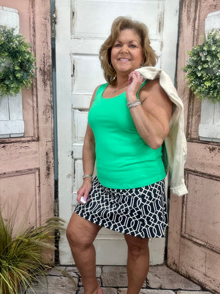 &nbsp;Zip Skort, delivering a lightweight fit with superior UPF50+ sun protection. The pull-on skort features an optional zip side-slip and boasts additional utility with a zip back pocket and small front pocket. Sewn-in shorts also provide extra coverage, and the fabric is pre-shrunk and machine washable for long-lasting wear.