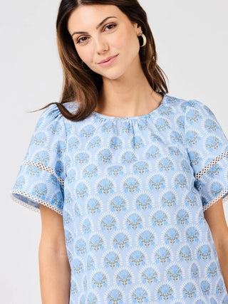The Tabby Top brings easy, breezy style to your wardrobe. Flutter sleeves with delicate eyelet detail add a touch of charm, while the straight fit keeps it comfortable and versatile. A keyhole button closure at the neckline finishes the look with a subtle, stylish detail.

Flutter sleeves with eyelet details

Straight fit&nbsp;

Keyhole button closure at neckline&nbsp;

98% Cotton / 2% Spandex