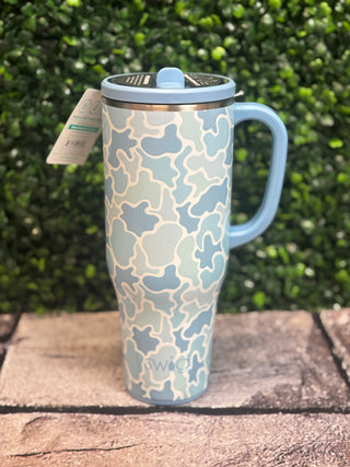 Swig Mega Mug 40oz - Saltwater Camo
Swig Drinkware
Swig Cups 
Camo cup with handle 
Leakproof top 
Foldable straw on lid