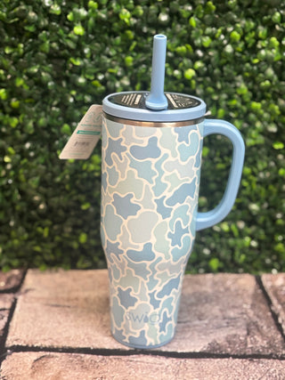 Swig Mega Mug 40oz - Saltwater Camo
Swig Drinkware
Swig Cups 
Camo cup with handle 
Leakproof top 
Foldable straw on lid