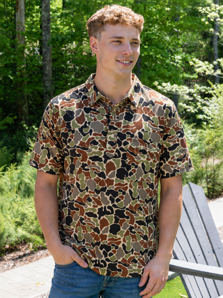 A polished take on laid-back style. The Simply Southern Men’s Western Short Sleeve Polo features a structured collar, chest pocket, and subtle shoulder detailing — crafted from a cotton-poly blend that keeps him comfortable and looking sharp all day.

Fabric | 60% Cotton, 40% Polyester

