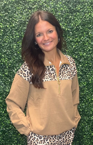 Solid Fabric | 82% Cotton, 18% Polyester
Printed Fabric | 85% Polyester, 15% Spandex
Neckline | Quarter zip with cozy collar
Hardware | Gold-tone zipper
Tan Leopard Color Block 