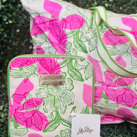 Perfect for vacations, weekend getaways, or everyday errands, this packable tote combines function with Lilly’s iconic Sunset Shadows print. Toss it in your suitcase, carry-on, or car, and you’ll always have room for more.