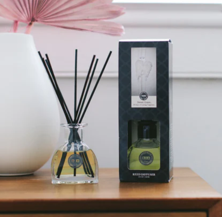 Powerful fragrance in a neutral glass vase makes a Bridgewater Reed Diffuser the perfect complement to your home décor. Our fiber reeds provide twice the fragrance of traditional rattan reeds with no need to flip!