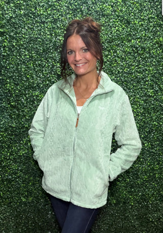 Brand | Simply Southern
Style | Full-Zip Fleece Jacket
Color | Harbor
Collar | High collar for added warmth
Closure | Full front zip
Fit | Relaxed — perfect for layering
Fabric | 100% Polyester ultra-soft fleece
