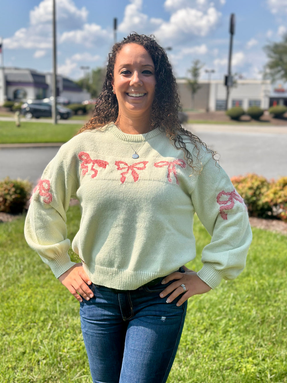 Snuggle up in style with the Simply Southern Fuzzy Sweater! 💕 Soft, cozy 100% polyester construction, crew neckline, and a comfortable regular fit, finished with the signature Simply Southern logo label. 🌸