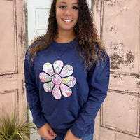 Katarina Pullover - Flower
Simply Southern Pullover 
Simply Southern 
Flower patch 
Patch work 
Trendy sweatshirt