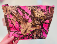 Simply Southern 
Simply Southern travel pouch 
Pink Camo
Trendy
