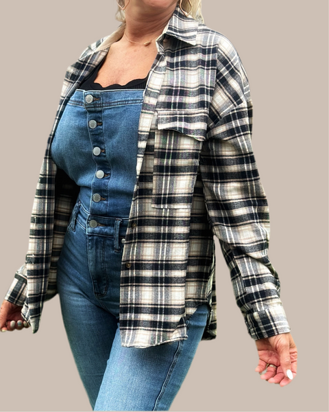 Simply Southern Plaid Shacket

This plaid shacket features a button down front closure, two chest pockets, corduroy neck trim and a PU leather Simply Southern label on the bottom hem,

Material Content: 50% Cotton & 50% Polyester