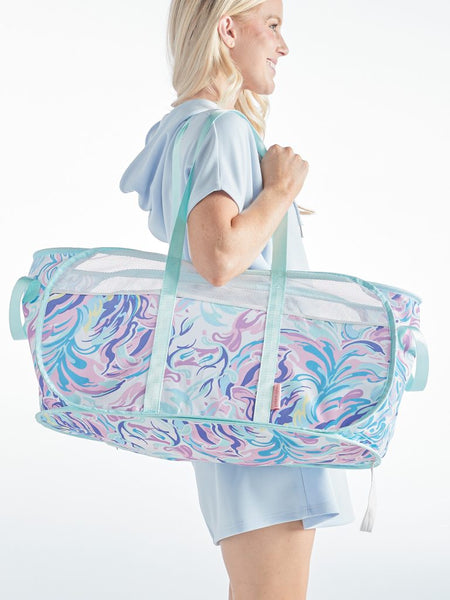 Perfect for keeping in the trunk of your car or in your bag this pop up tote twists down & collapses into a storage pouch. Easily carry all your beach or pool needs in it as well.