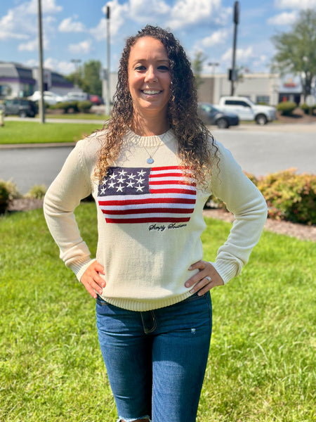 Simply Southern Preppy Crew Sweater 🇺🇸 Features American flag design, round neck & oversized fit. 100% cotton—classic preppy style made comfy!