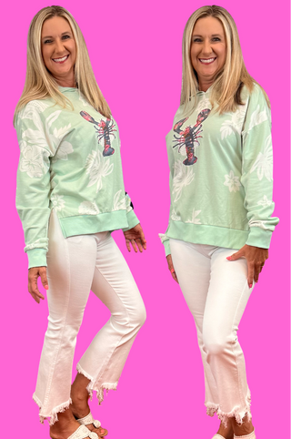 The kind of hoodie you throw on and never want to take off. With drop shoulders and a relaxed fit, this Simply Southern staple is made for slow mornings, beach walks, and everything in between.