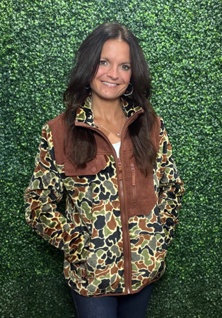 Simply Southern Rowan Jacket - Dark Camo
Style | Lightweight Insulated Jacket
Color | Dark Camo
Collar | Structured collar — ideal for layering
Fabric | 100% Polyester — soft, warm, and easy to care for
Care | Machine wash cold, tumble dry low