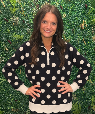 Neckline | Zippered mock-neck
Sleeves | Full length with cuffs
Shoulder | Dropped shoulder
Hem | Scallop detailing
Colorway | Black/White
Label | Simply Southern logo
Fabric | 48% Modal, 48% Polyester, 4% Spandex
Feel | Soft, lightweight, and gently stretchy
Care | Machine wash cold, tumble dry low