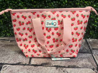 Swig Lunchi Lunch Bag - Strawberry Shortcake
Swig Lunch Tote 
Swig Lunch Bag 
Strawberry Lunch Tote 
Strawberry print