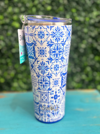 Tumbler 32oz – Indigo Tiles
Swig Tumbler 
Blue and white geometric print