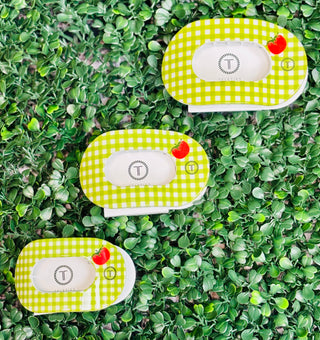 Teleties Flat Round Clip - Locally Grown
Green and White Plaid Flat Clip with tomato design