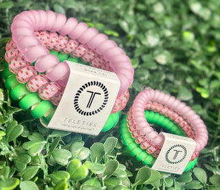 Pack Contents | Set of 3
Sizes Available | Small and Large
Grip | Strong hold, no-rip spiral design
Hair-Friendly | Prevents breakage, creases, and headaches
Wearability | Doubles as a wrist accessory
Durability | Waterproof and built for everyday use
Color | Pink with Strawberries