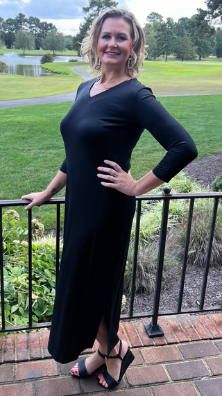 The Lulu-B V-Neck 3/4 Sleeve Maxi Dress in Black is crafted from a smooth, stretchy 92% Nylon / 8% Spandex blend that drapes beautifully and moves with you all day 