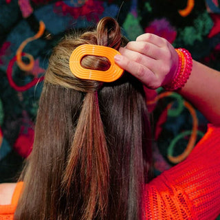 Say hello to effortless comfort with the all-new TELETIES Flat Round Hair Clip! Made from our signature nearly unbreakable material, this innovative clip is designed for ultimate ease—whether you're lying down, practicing yoga, or simply kicking back and relaxing.

✨ Why You'll Love It:
✔ Flat &amp; Comfy – No more discomfort while resting your head!
✔ Super Durable – Designed to last with our strong, flexible material.