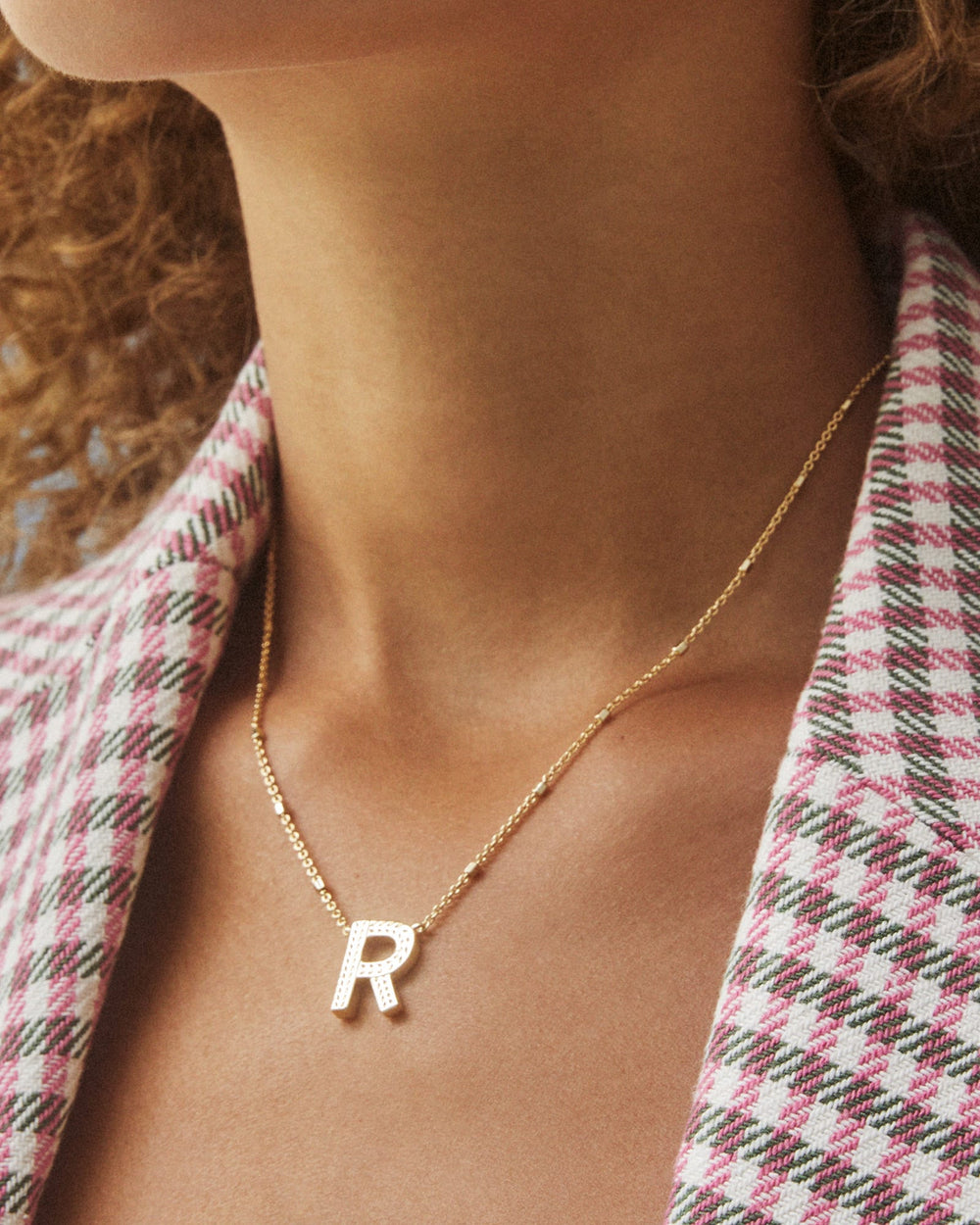 Letter R Pendant Necklace in Gold