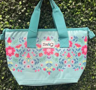 Lunchi Lunch Bag - Flora Azul
Pretty and practical in equal measure. The Swig Lunchi Lunch Bag in Flora Azul brings a soft, blue floral print to your everyday lunch routine