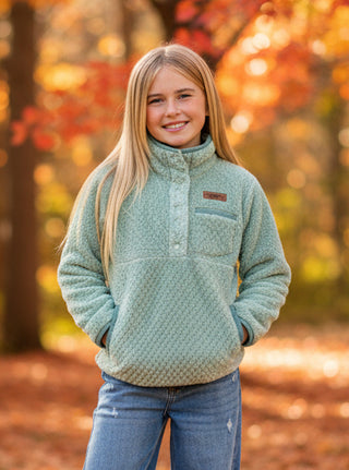 Color | Harbor (Sage Green)
Neckline | Collar with functional snap buttons
Pockets | Chest pocket + two front hand pockets
Fabric | 100% Polyester — ultra-soft, warm, and easy to care for
Details | Simply Southern logo label
Brand | Simply Southern