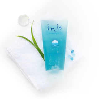 Experience our sulfate-free, blue gel blend! Enriched with seaweed, botanicals, and glycerin, it refreshes, hydrates, and cleanses for an ocean-fresh feeling. 🌊✨







