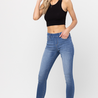 Jelly Jeans - Mid-Rise Pull On Light Wash Skinny