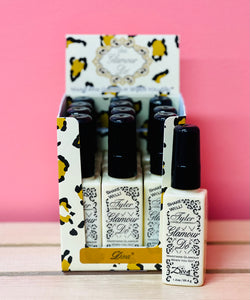 Tyler Candle Company's Glamorous Bathroom Spray keeps things fresh and fragrant! Simply spray before you go for a glamorous, odor-fighting experience.







